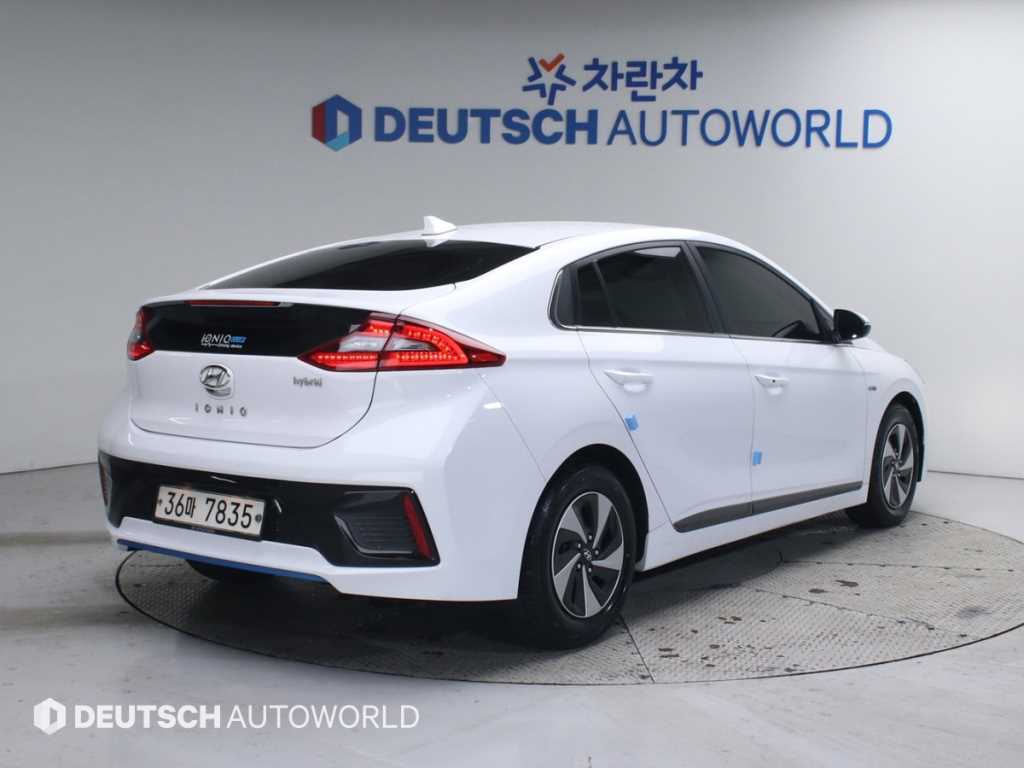 HYUNDAI Ioniq - Vista 2