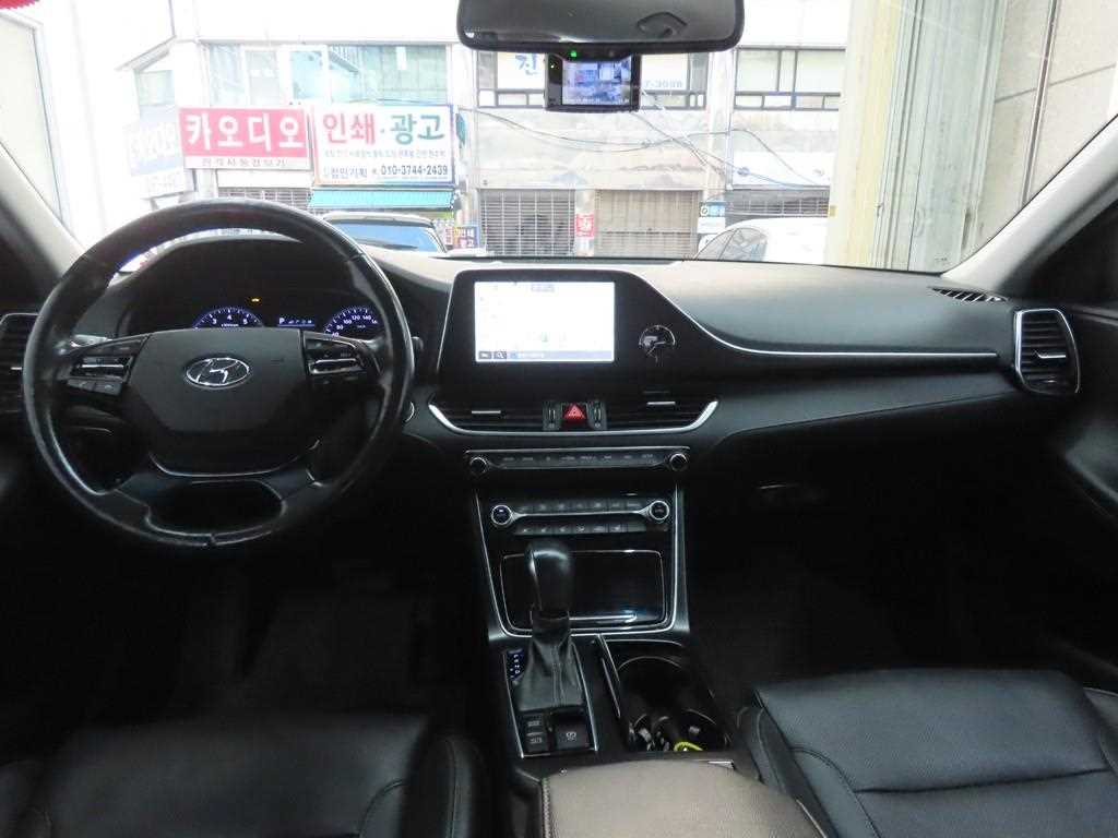 HYUNDAI Grandeur - Vista 7
