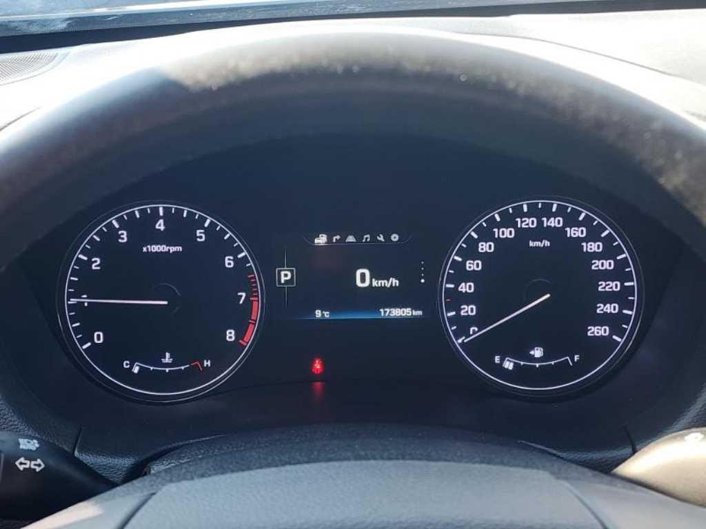 HYUNDAI Genesis - Vista 12