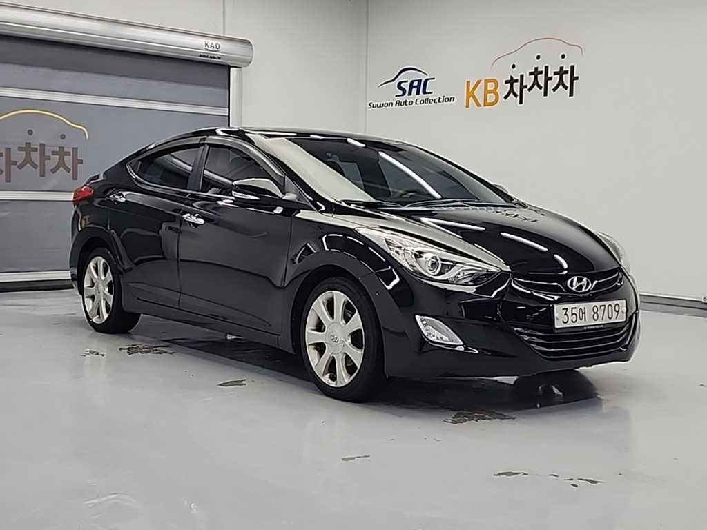 HYUNDAI Avante - Vista 4