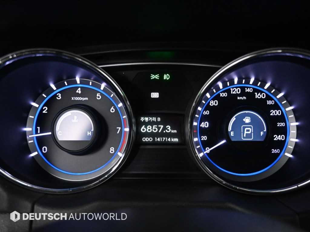 HYUNDAI Sonata - Vista 8