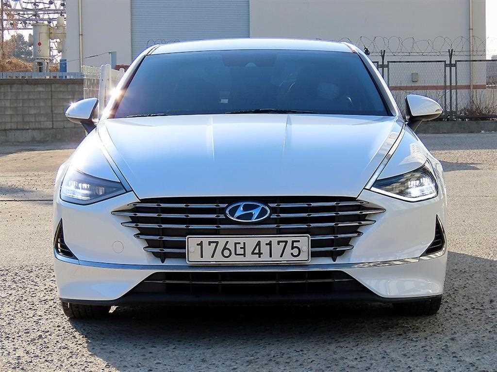 HYUNDAI Sonata - Vista 2