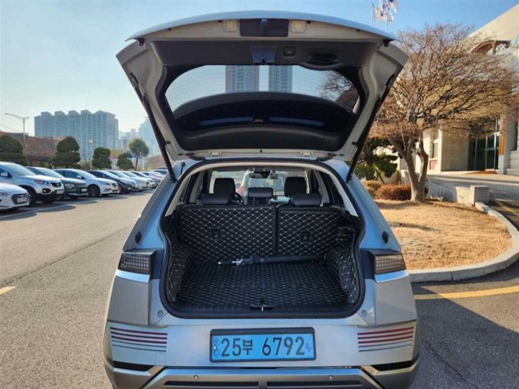 HYUNDAI Ioniq 5 - Vista 5