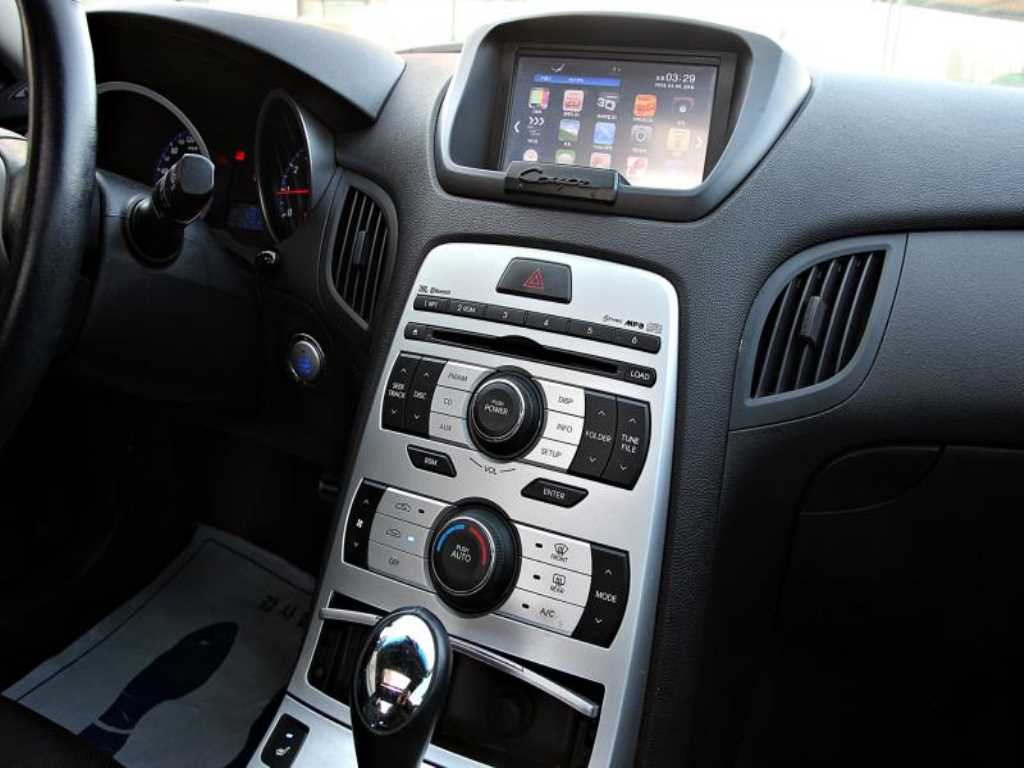 HYUNDAI Genesis - Vista 12