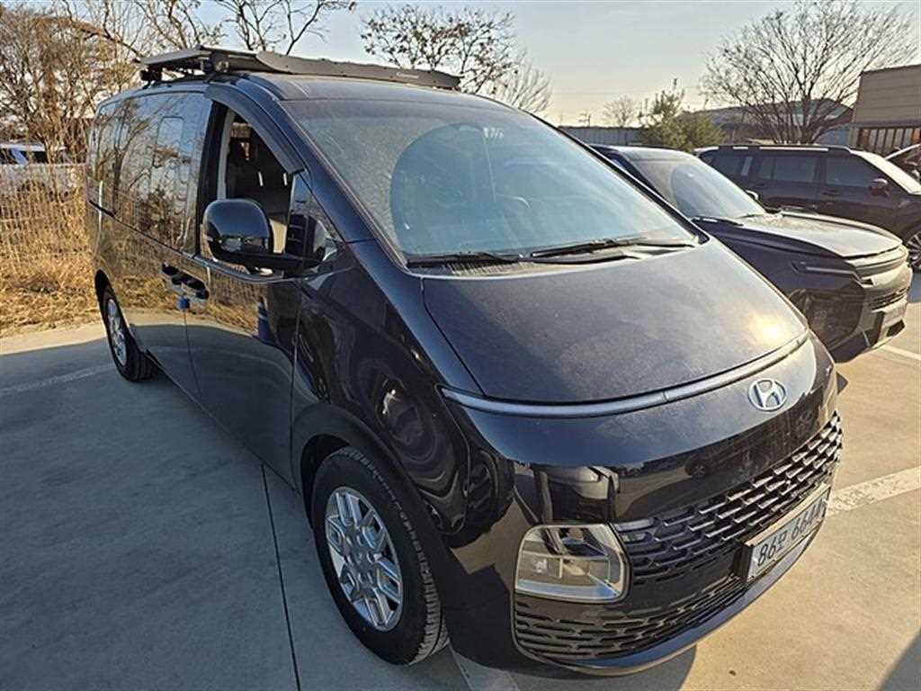 HYUNDAI Staria - Vista 2