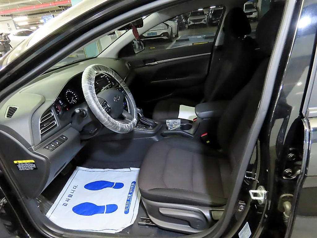 HYUNDAI Avante - Vista 6