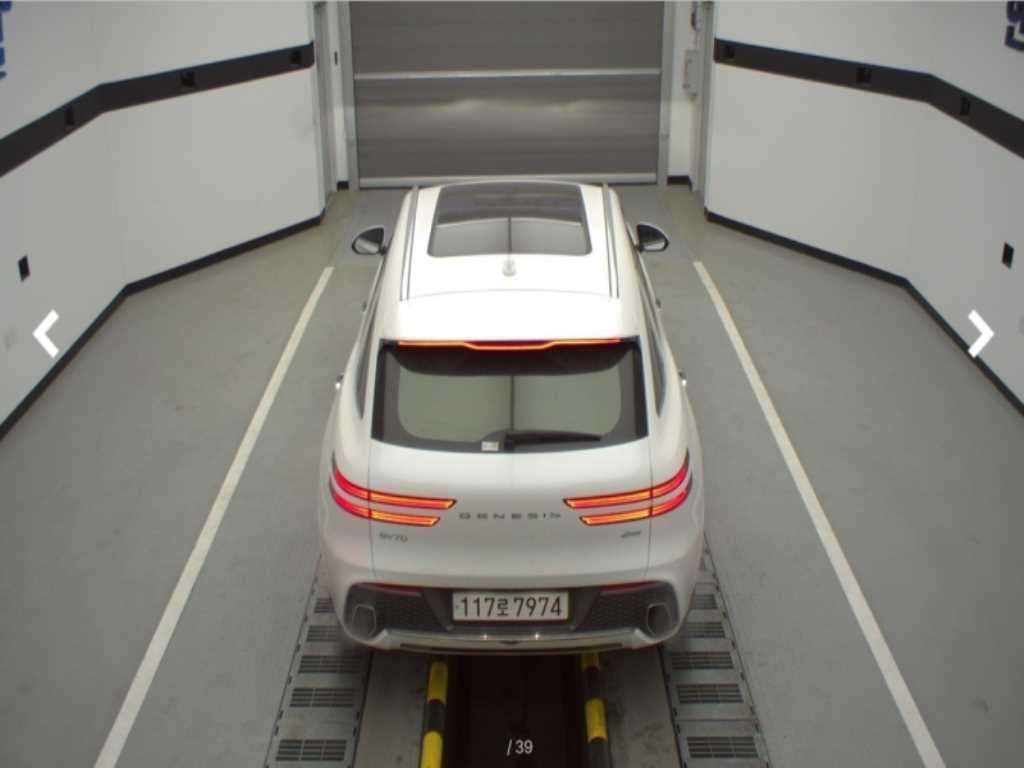 Genesis GV70 - Vista 6