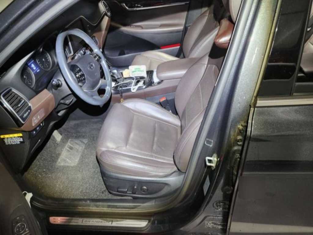 HYUNDAI Grandeur - Vista 5