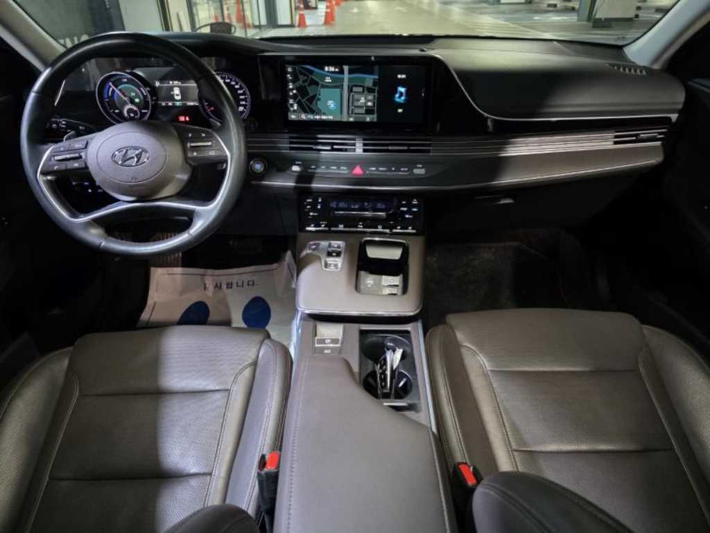 HYUNDAI Grandeur - Vista 10