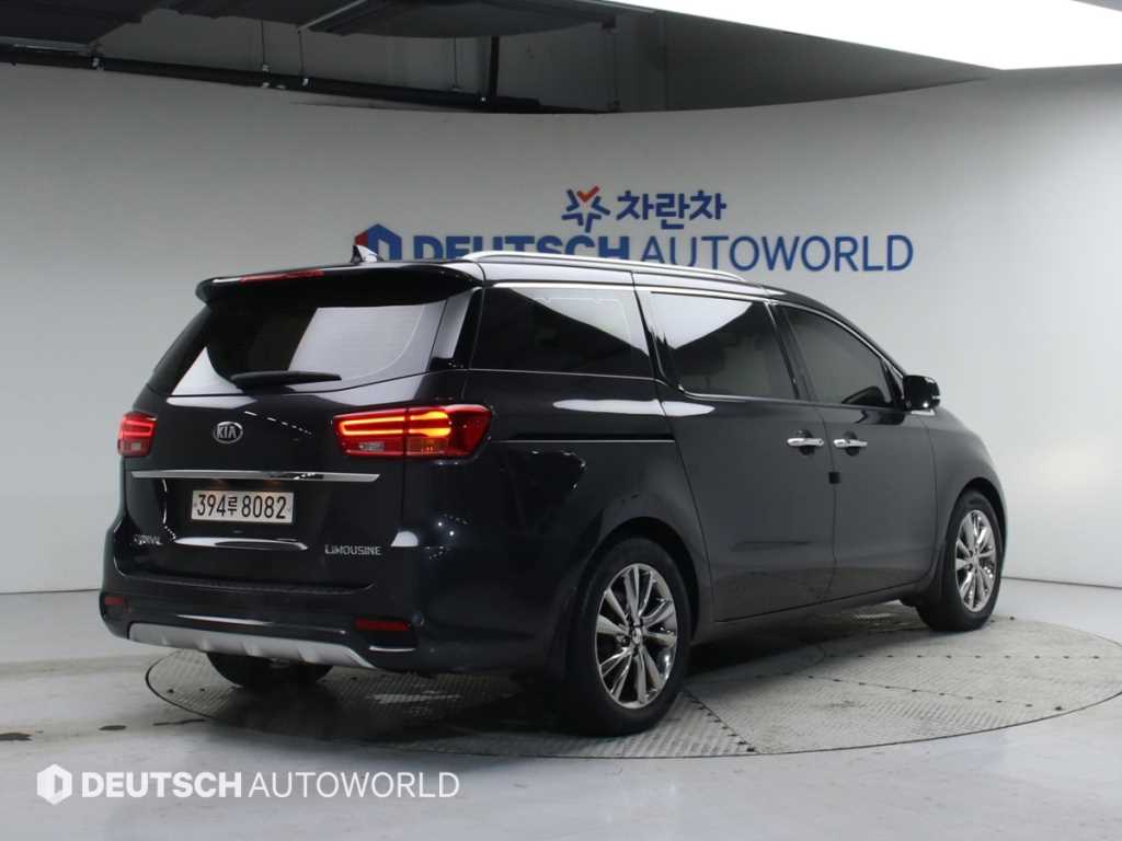 KIA Carnival - Vista 2