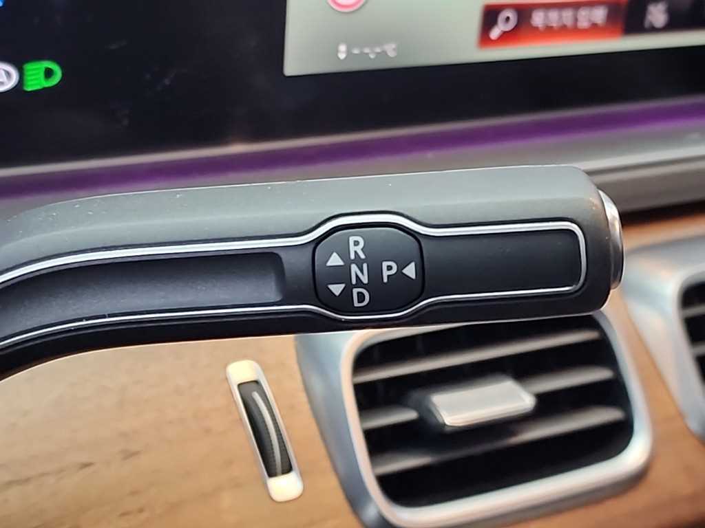 Mercedes Benz GLE Class - Vista 8