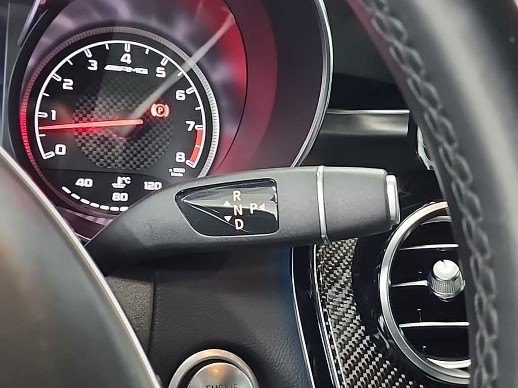 Mercedes Benz GLC Class - Vista 8