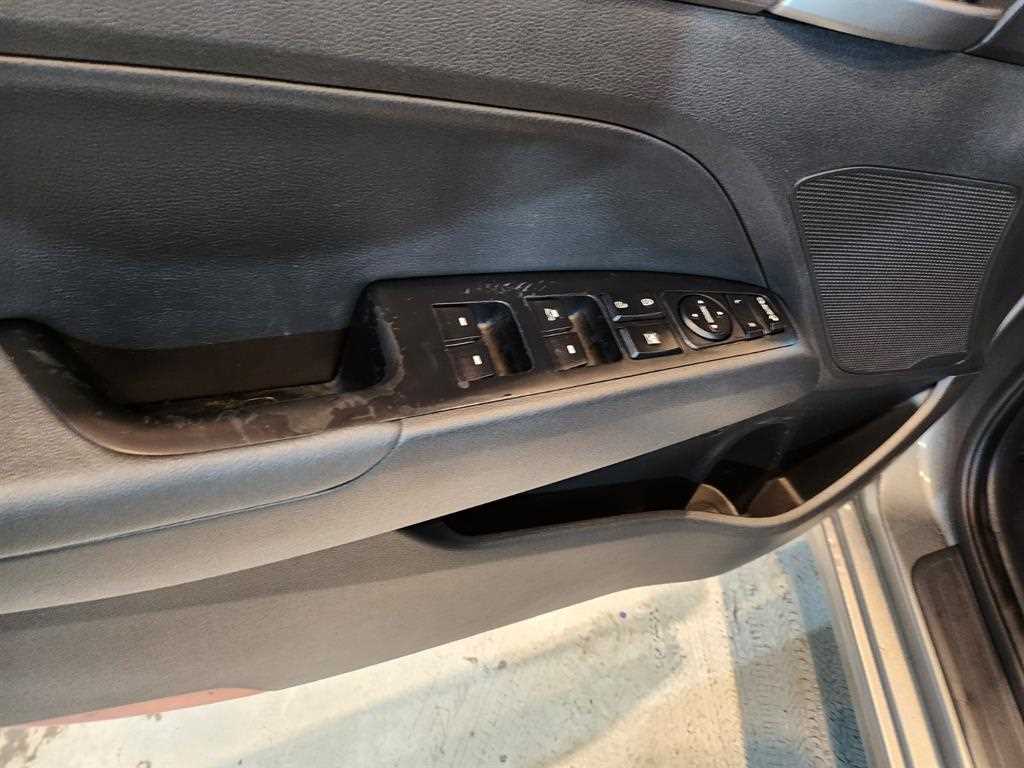 HYUNDAI Avante - Vista 11