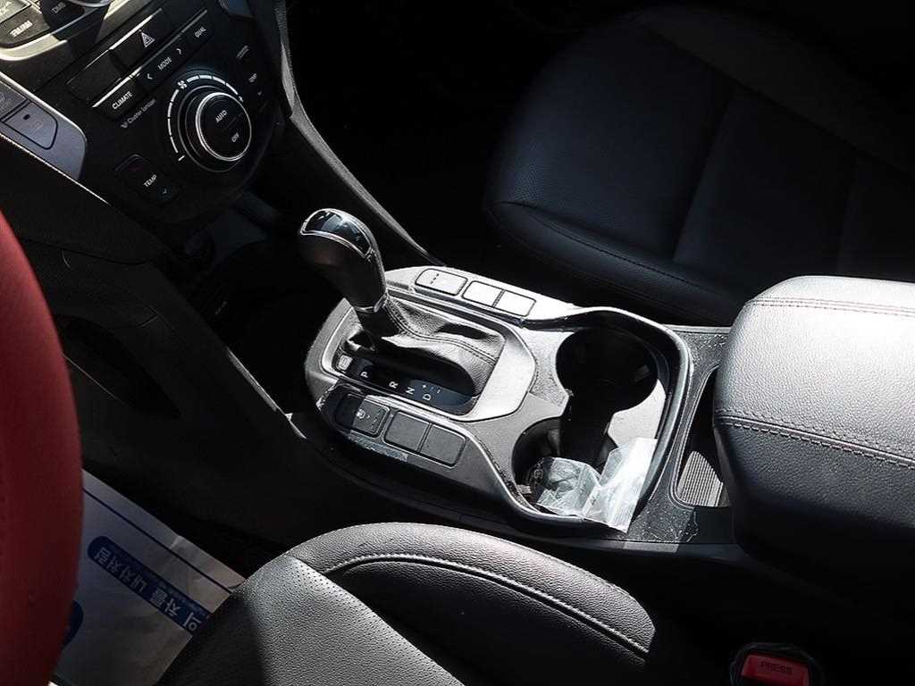 HYUNDAI Santa Fe - Vista 11