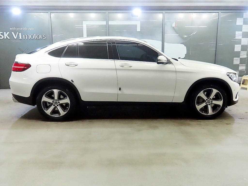 Mercedes Benz GLC Class - Vista 3