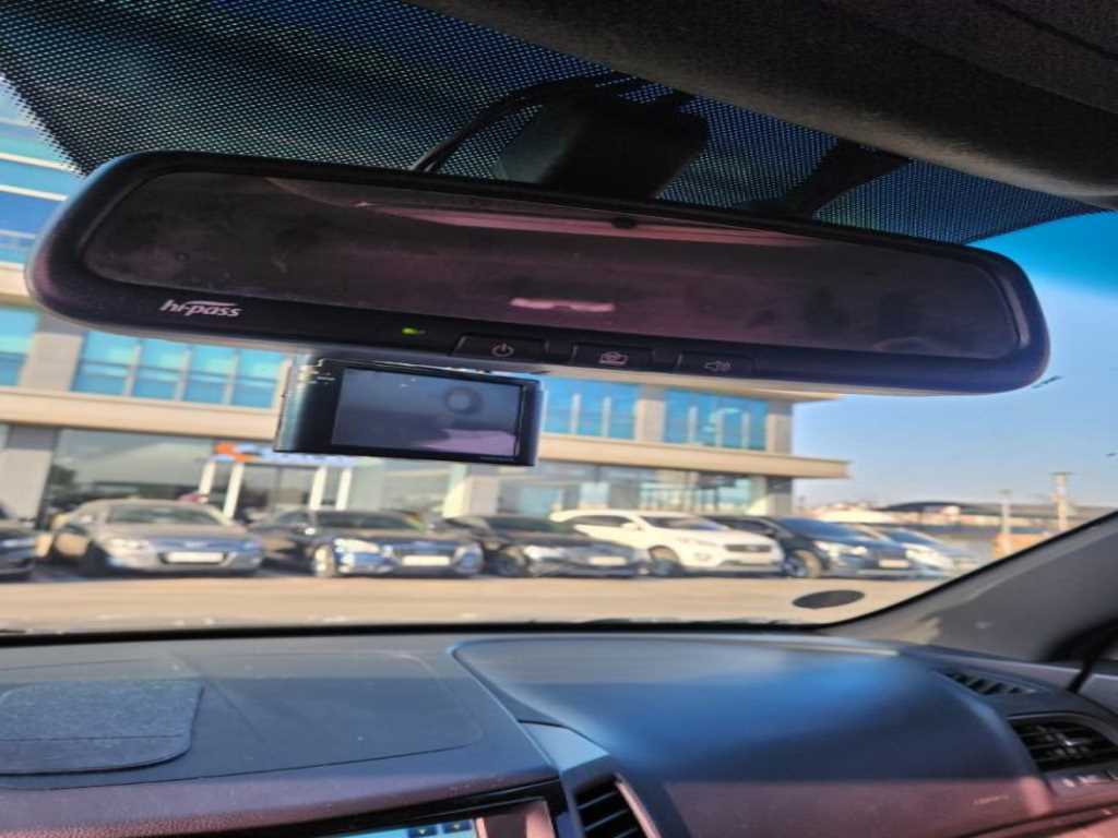 Ssangyong Tivoli - Vista 6