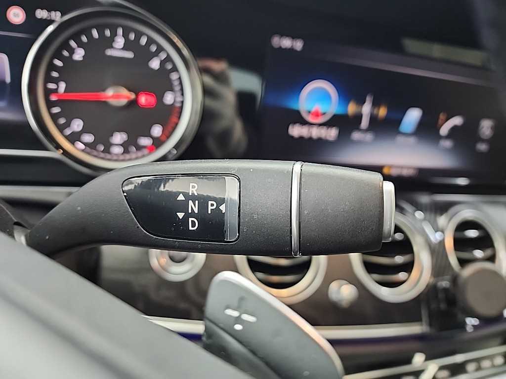 Mercedes Benz E class - Vista 8