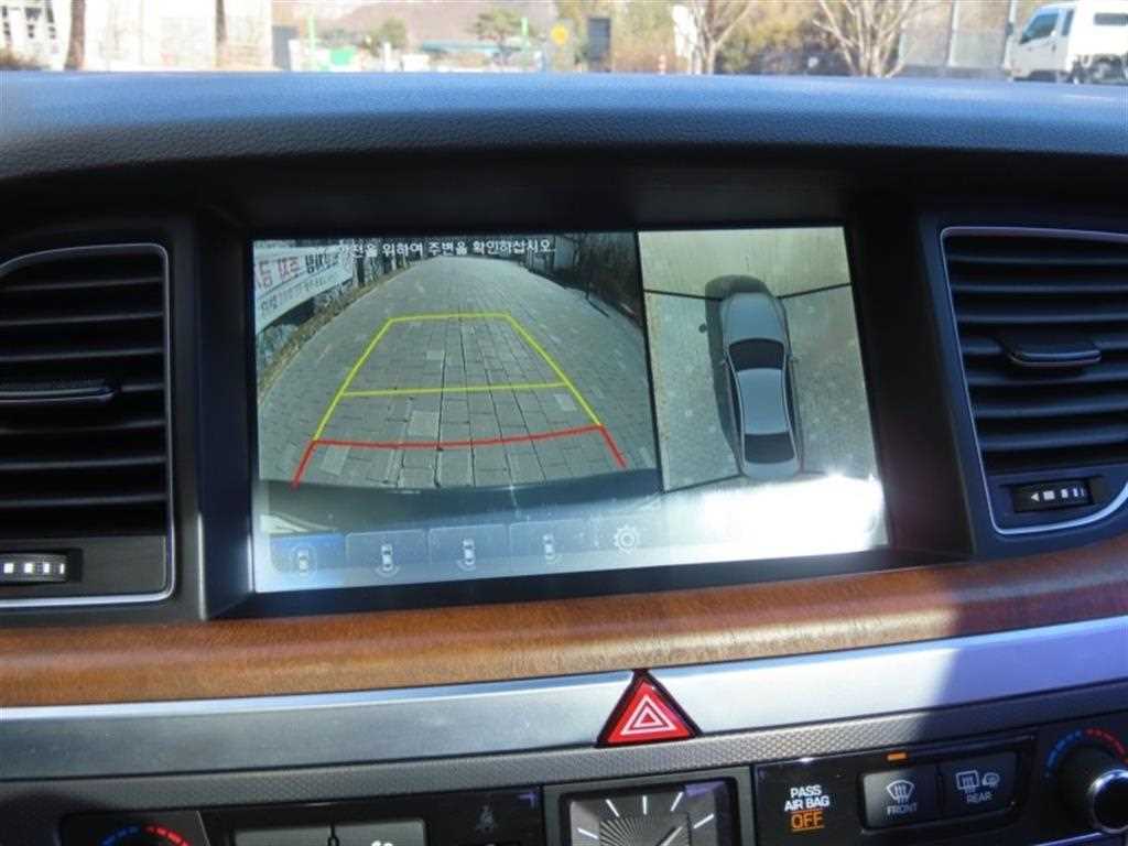 HYUNDAI Genesis - Vista 9