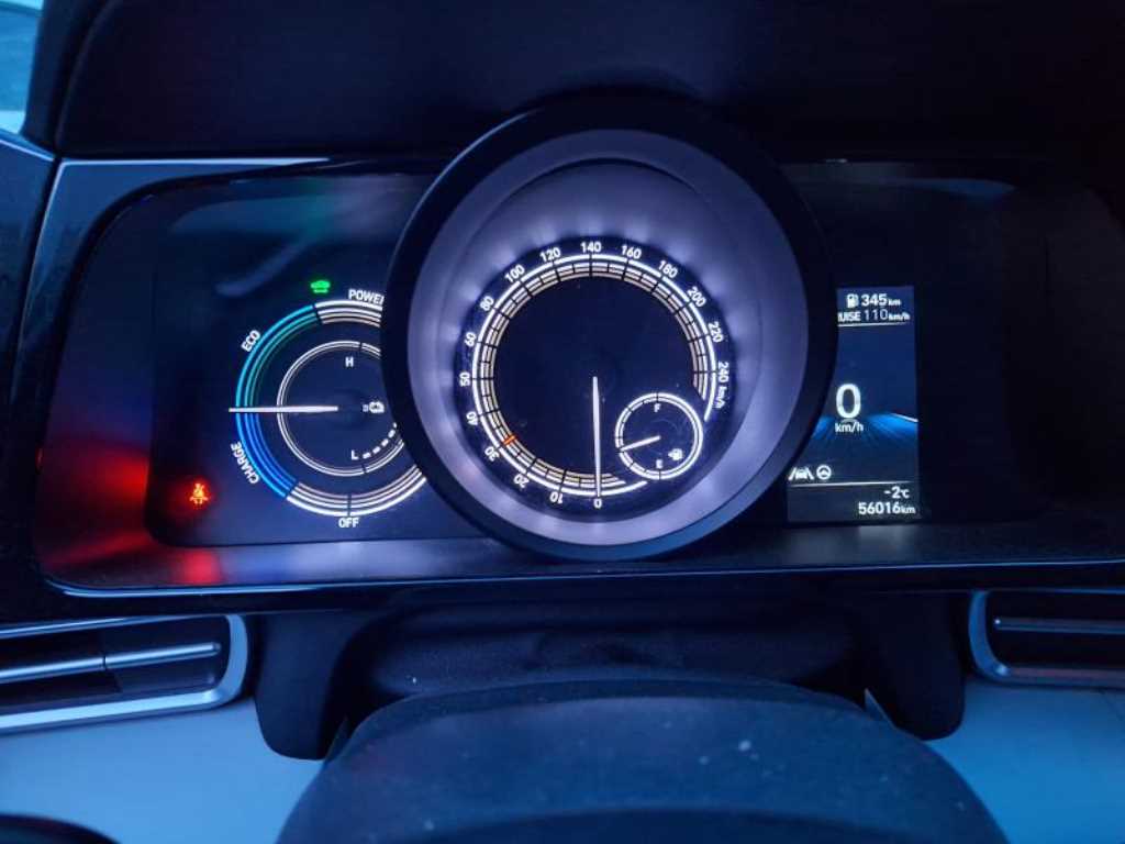 HYUNDAI Avante - Vista 9