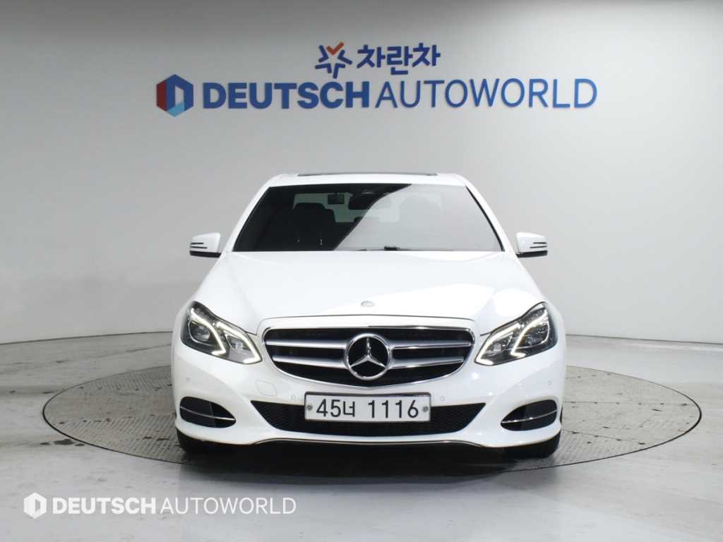 Mercedes Benz E class - Vista 3