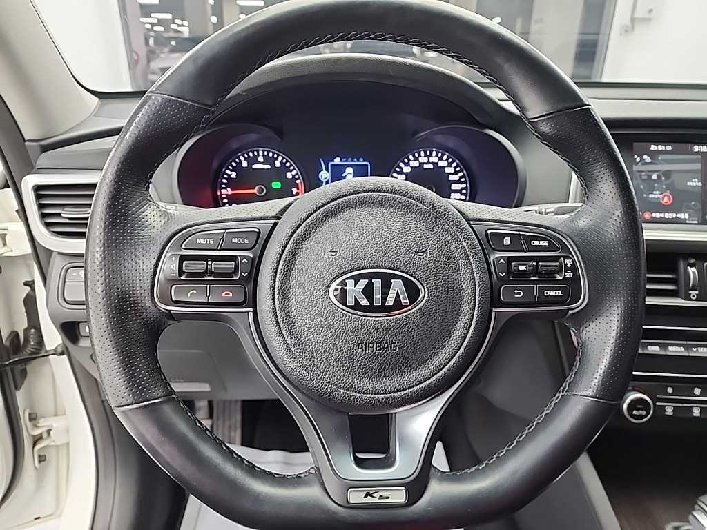 KIA K5 - Vista 9