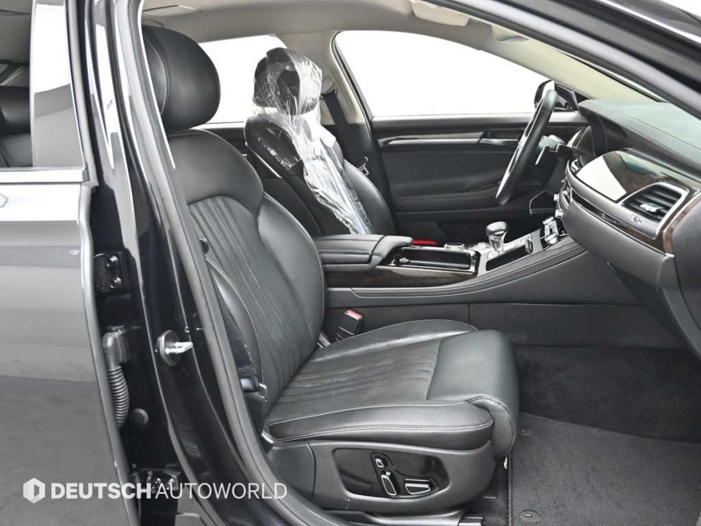 Genesis G90 - Vista 10