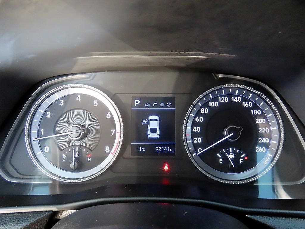 HYUNDAI Sonata - Vista 9