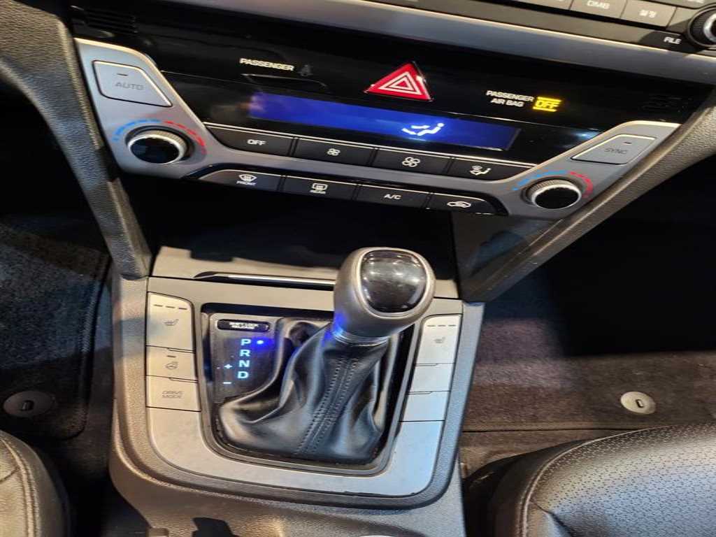 HYUNDAI Avante 2017 Gris - Importación desde Corea - HF Imports Iquique - Foto 17