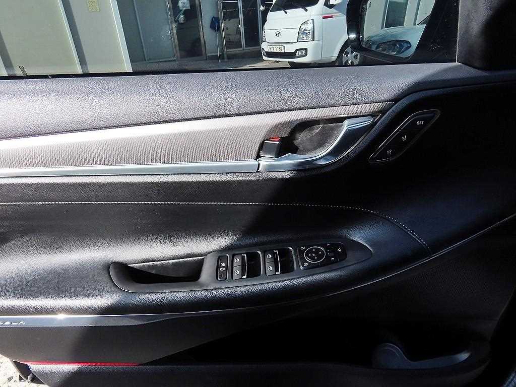 HYUNDAI Grandeur - Vista 11