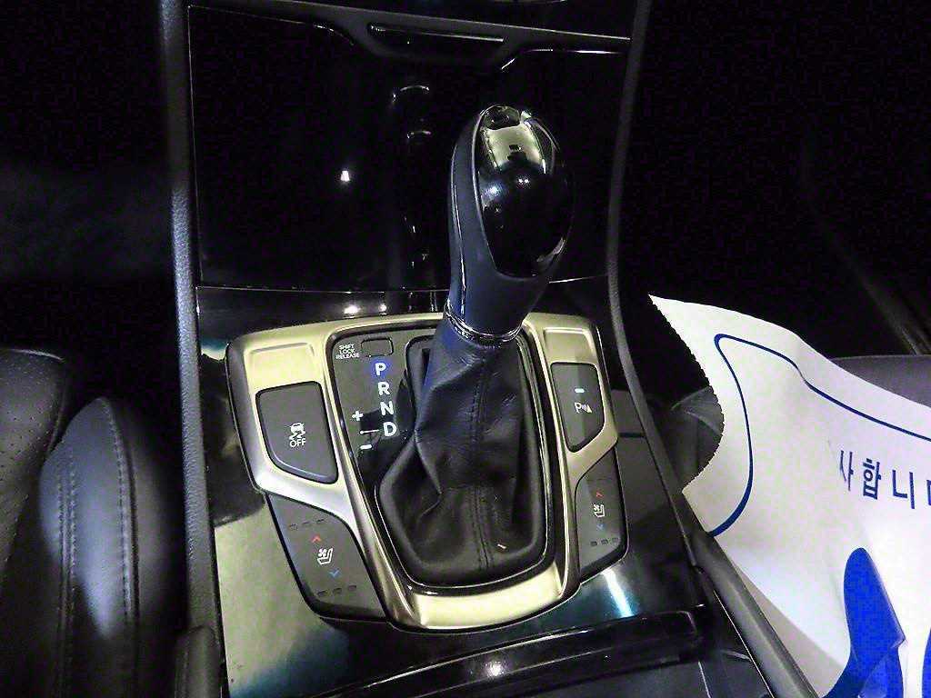 HYUNDAI Grandeur - Vista 11