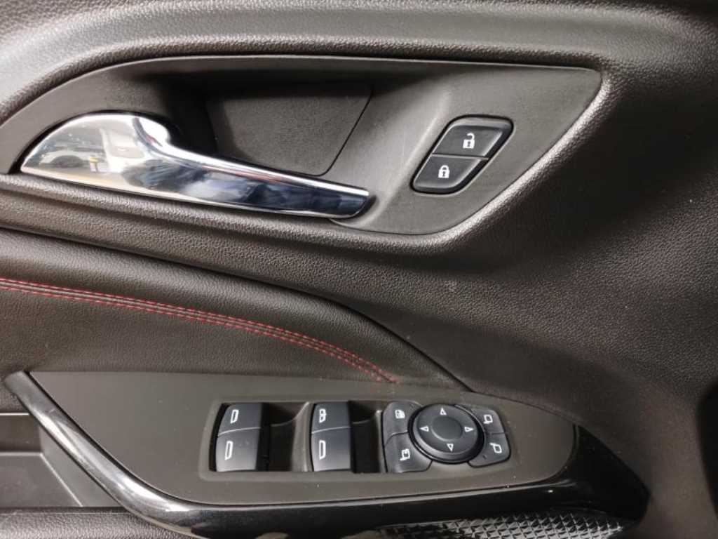 Chevrolet Trax - Vista 9