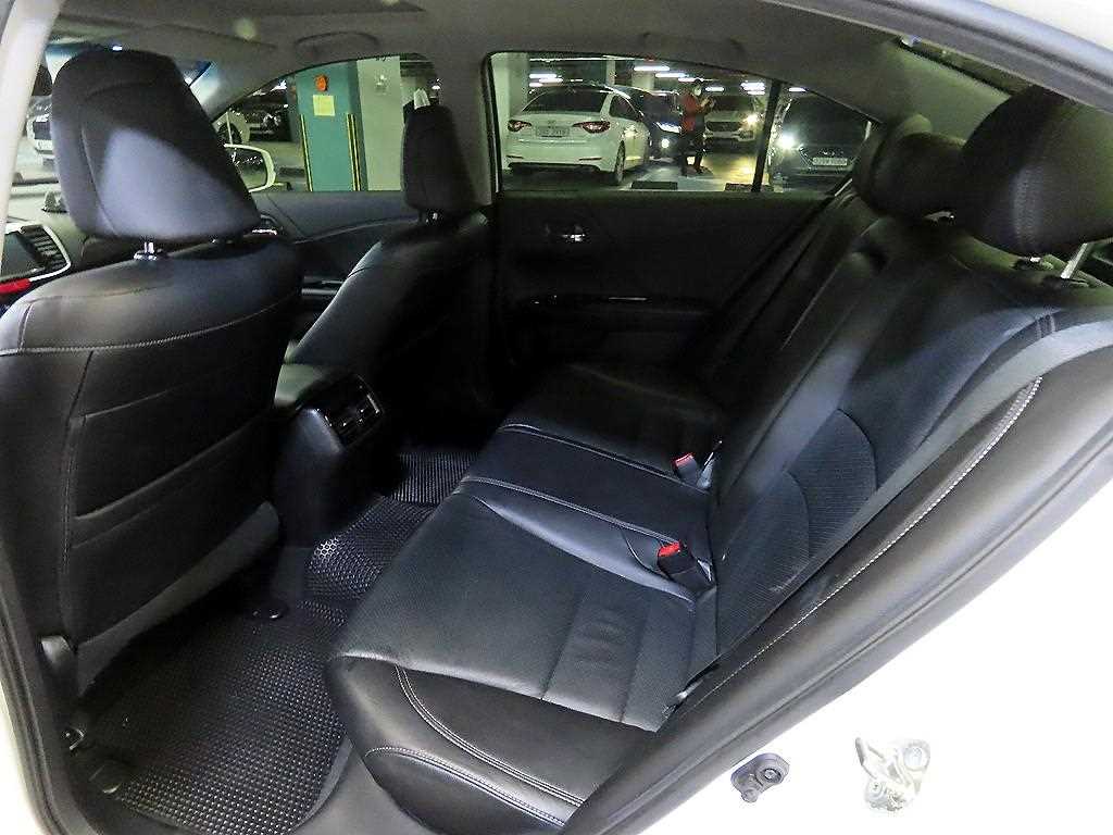 Honda Accord - Vista 7