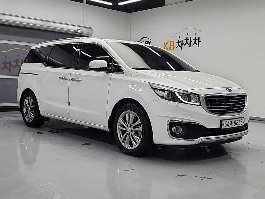 KIA Carnival - Vista 4