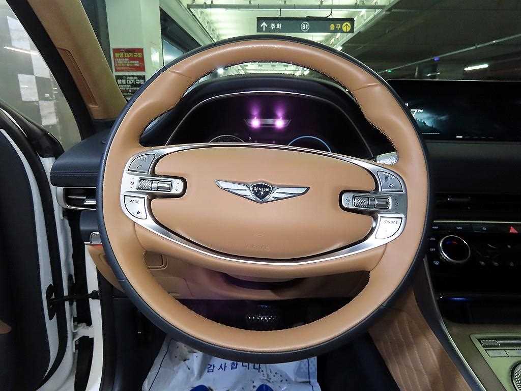 Genesis GV80 - Vista 8