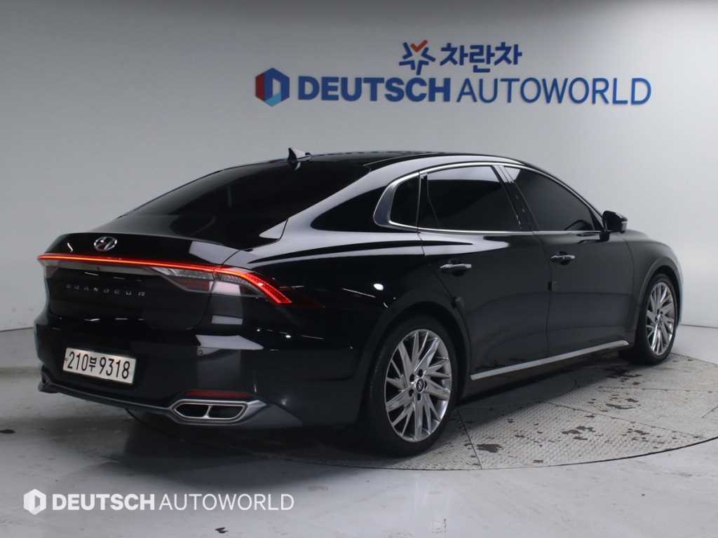 HYUNDAI Grandeur - Vista 2