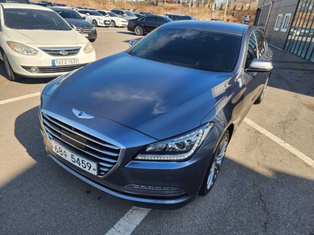 HYUNDAI Genesis - Vista 3