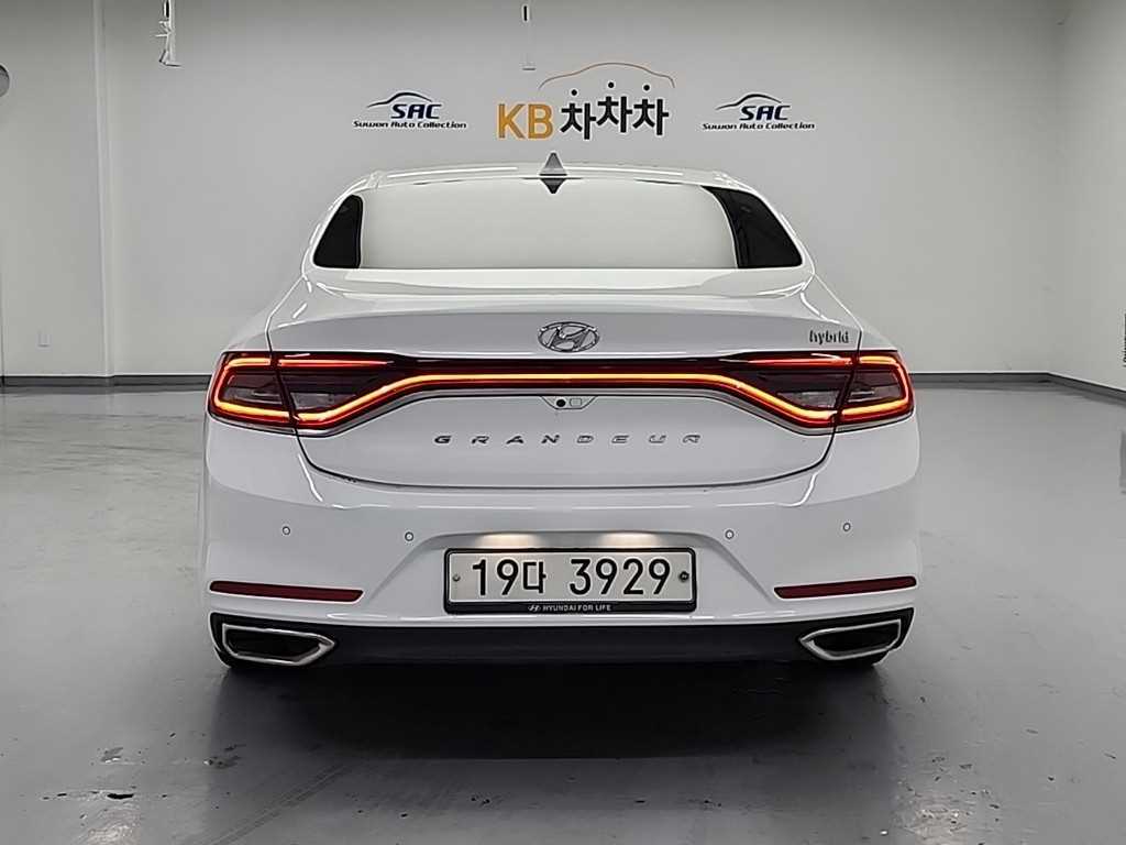 HYUNDAI Grandeur - Vista 3