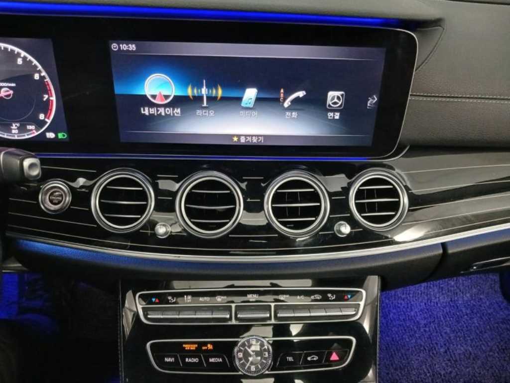 Mercedes Benz E class - Vista 11