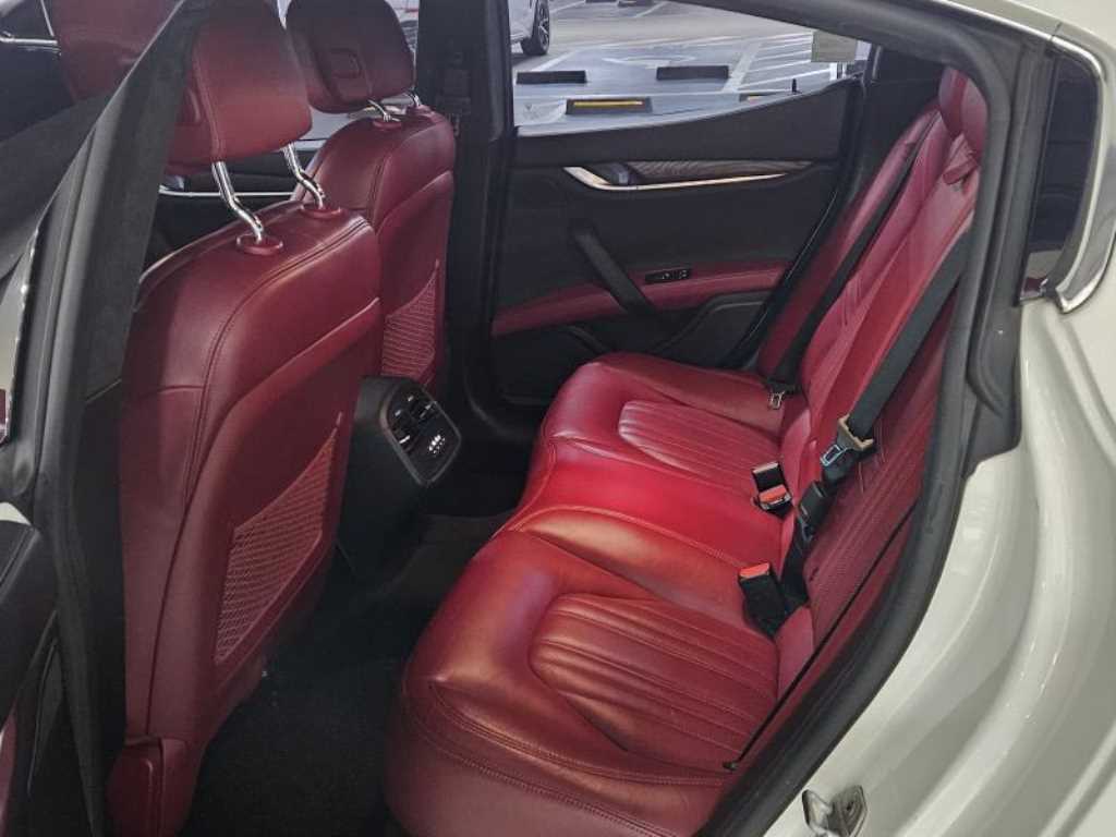 Maserati Ghibli - Vista 9