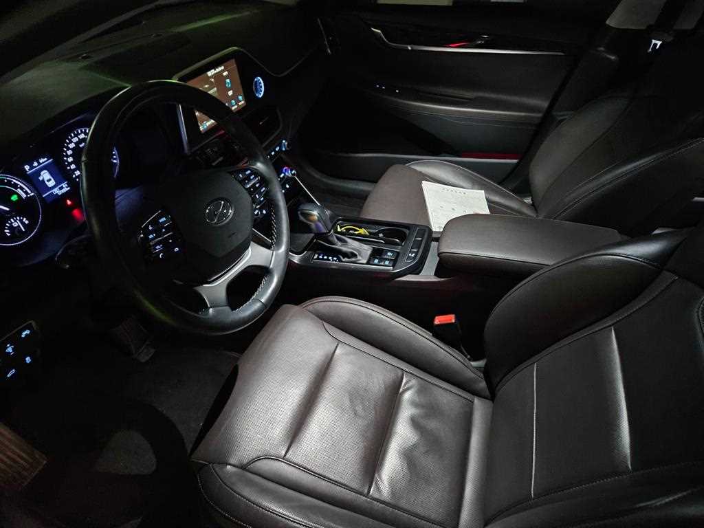 HYUNDAI Grandeur - Vista 9