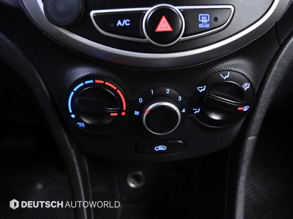 HYUNDAI Accent 2015 Blanco - Importación desde Corea - HF Imports Iquique - Foto 17