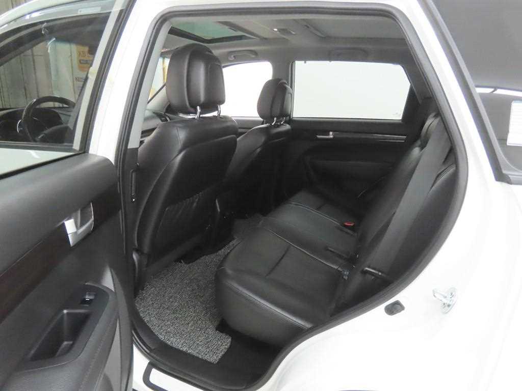 KIA Sorento - Vista 6