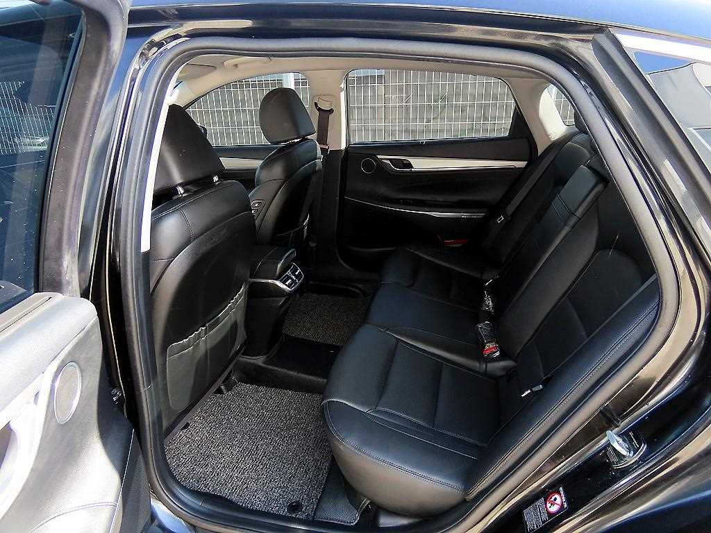 HYUNDAI Grandeur - Vista 6