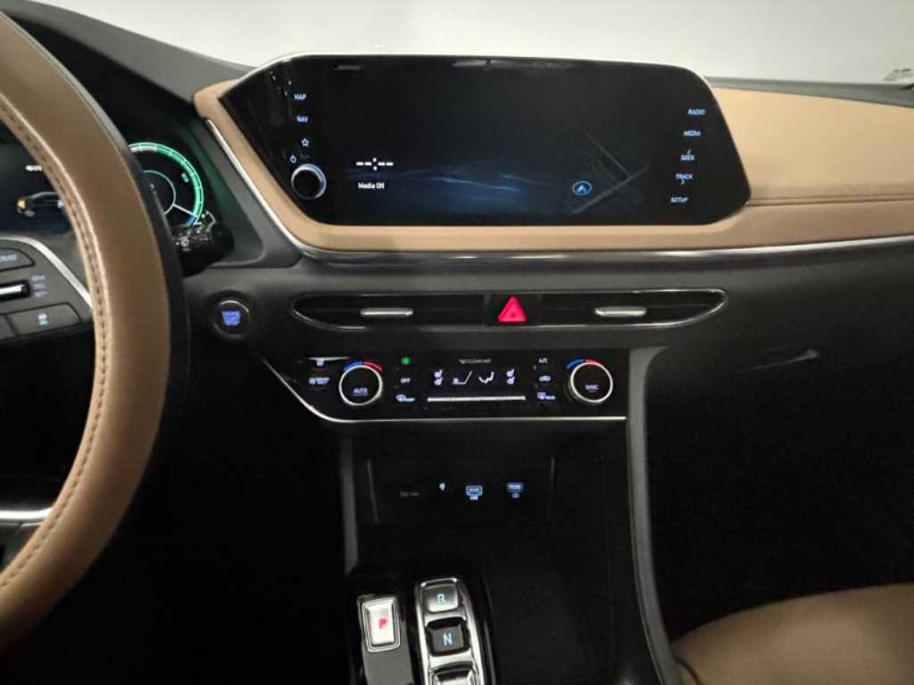 HYUNDAI Sonata - Vista 10