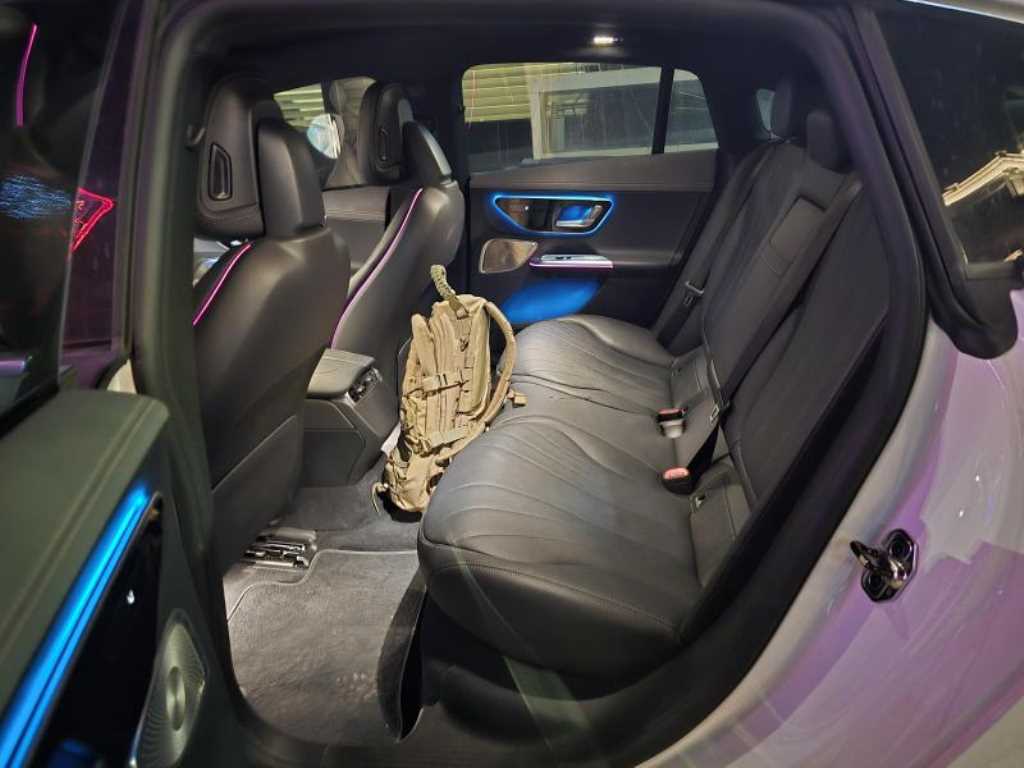 Mercedes Benz EQE - Vista 4
