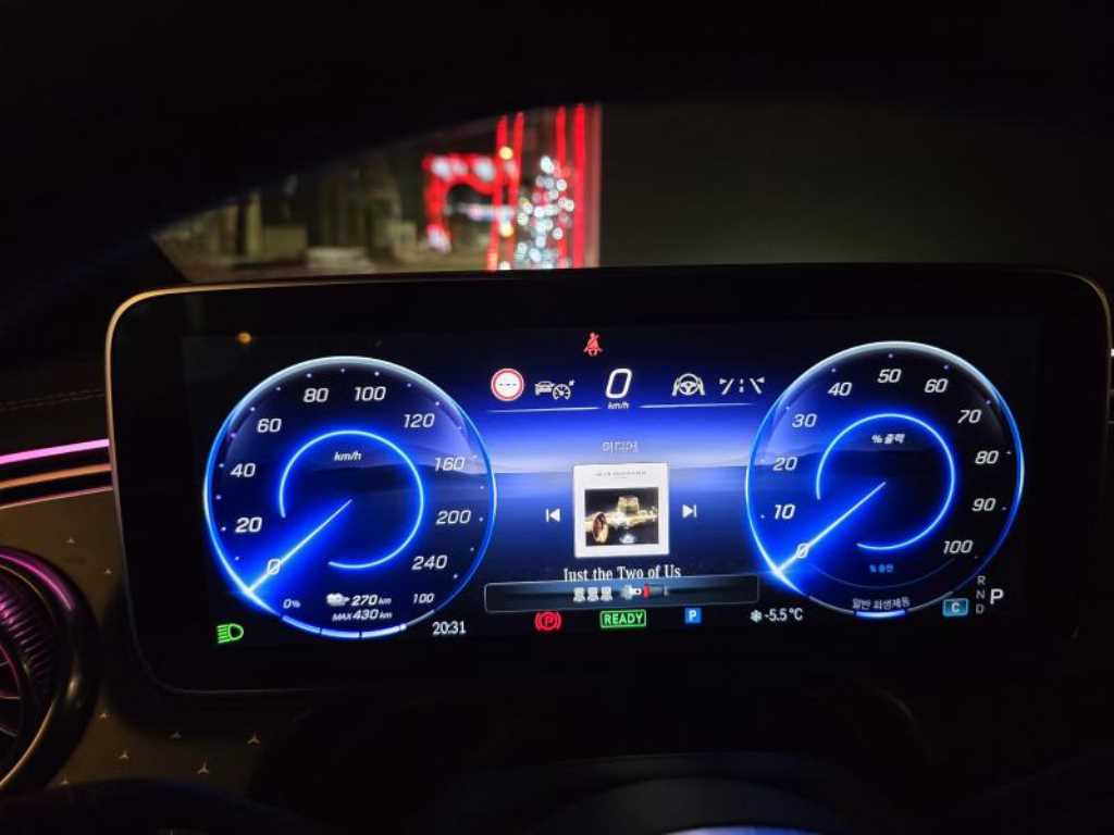 Mercedes Benz EQE - Vista 6