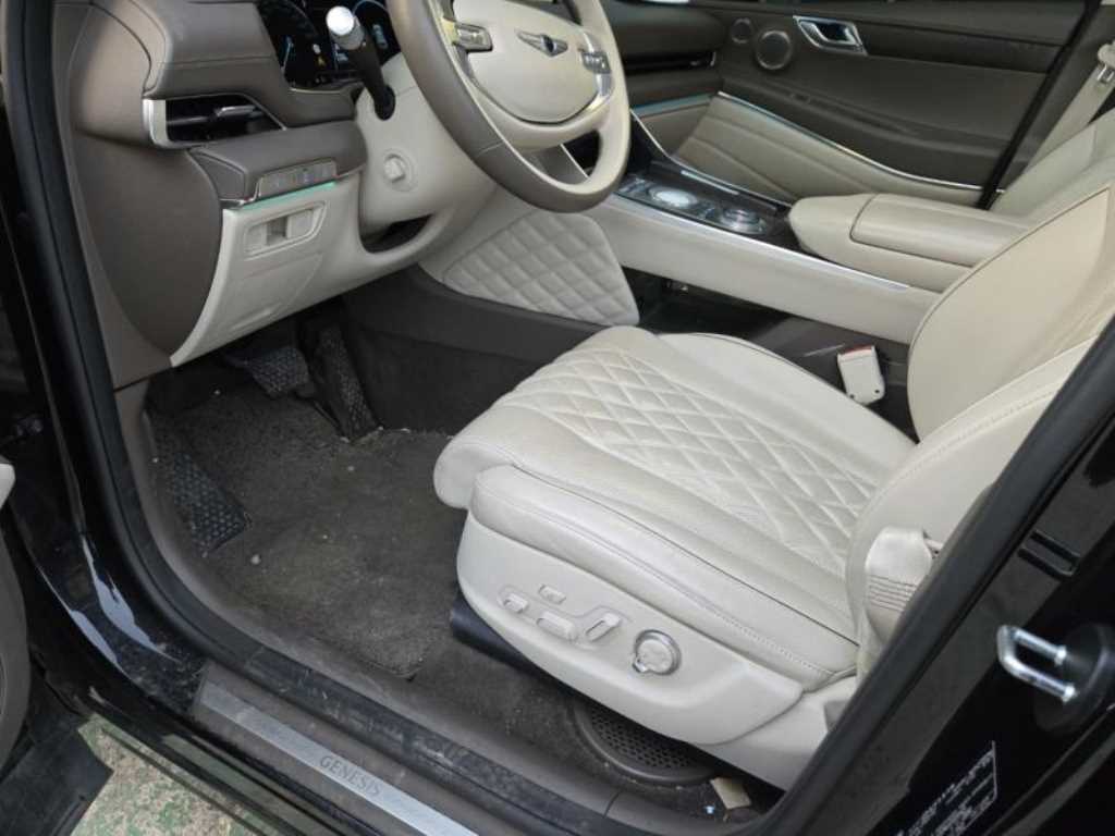 Genesis GV80 - Vista 9