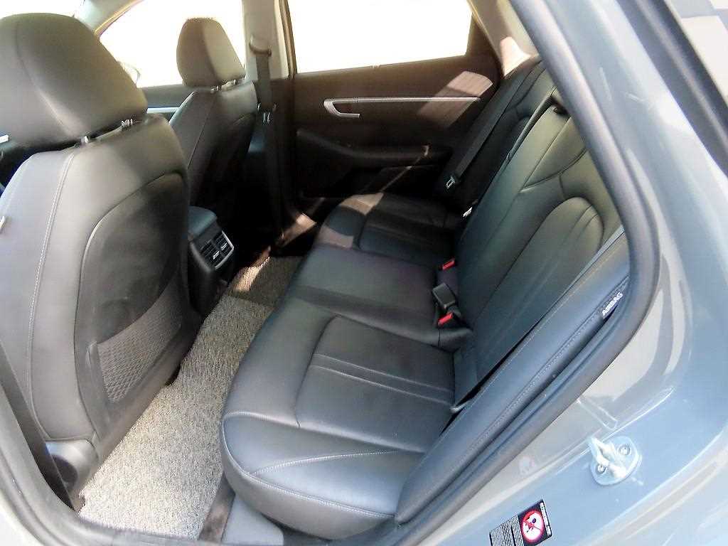 HYUNDAI Sonata - Vista 6