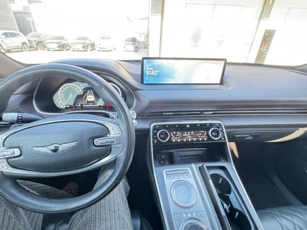 Genesis GV80 - Vista 9