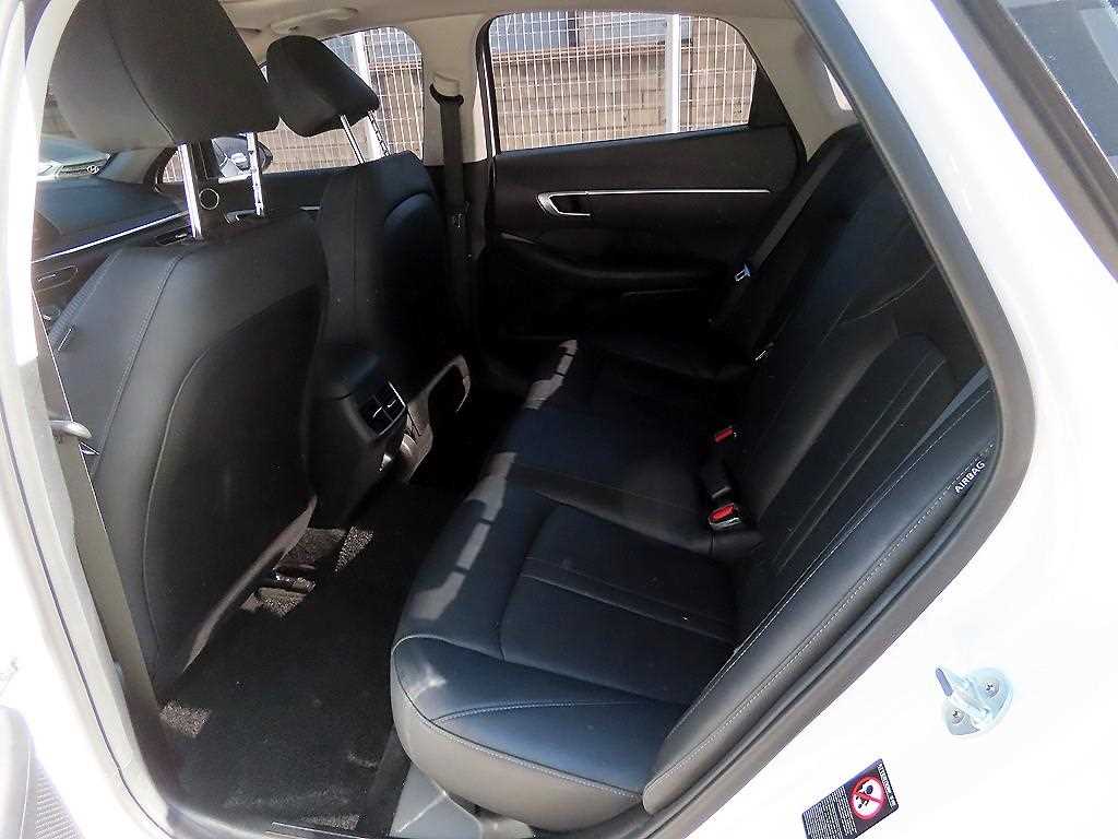 HYUNDAI Sonata - Vista 6